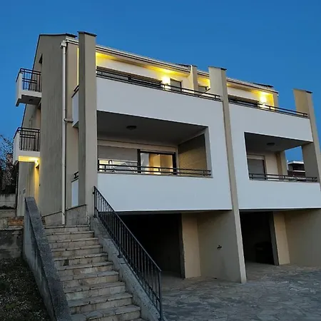 別荘 Bruna トロギール